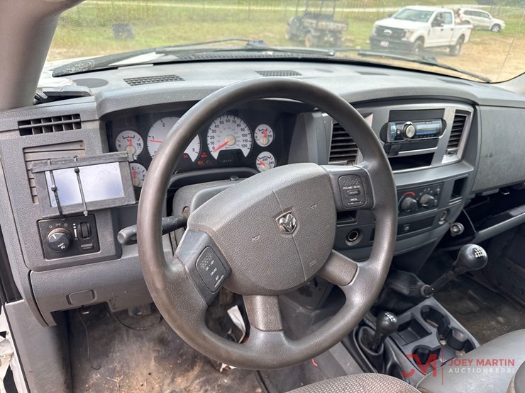 2008-dodge-ram-3500-image-17
