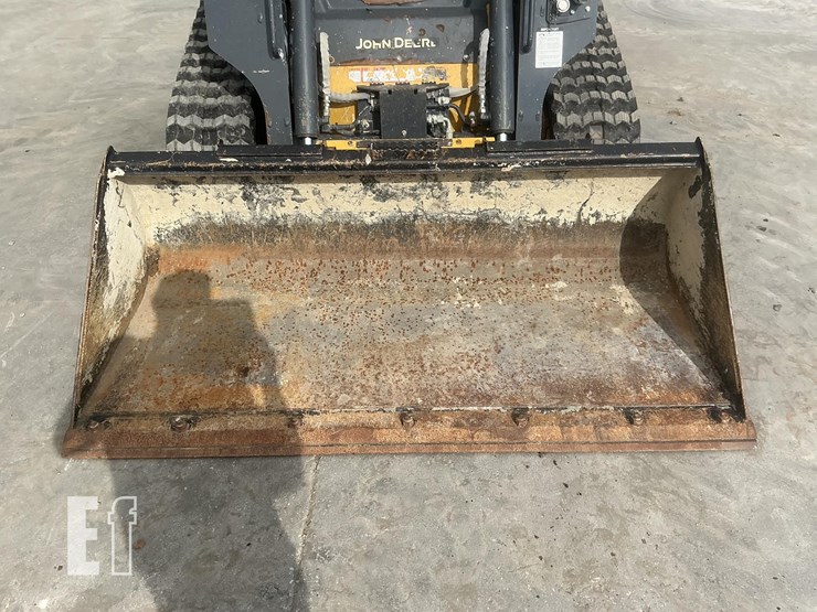 2023-deere-317g-image-11