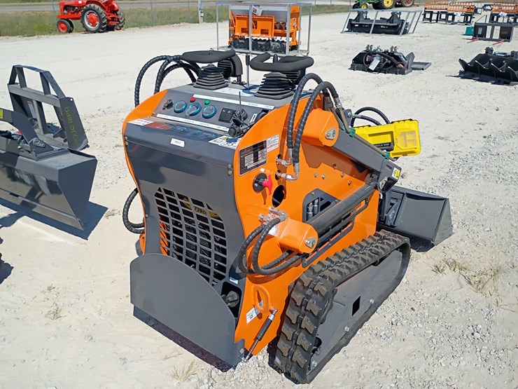#l85-071-•-2026-landhonor-me380-mini-skid-steer-image-8
