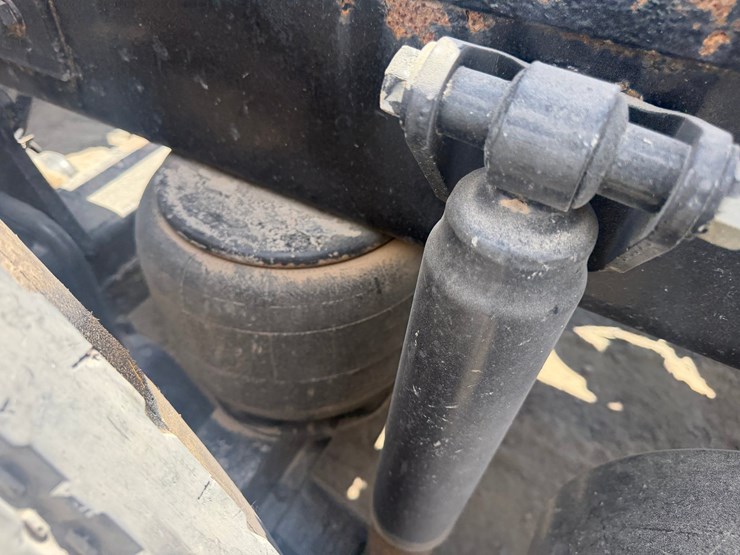 2016-peterbilt-579-image-22