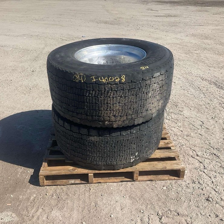 Michelin 455/55/22.5 Tires with 10 Lug Rims