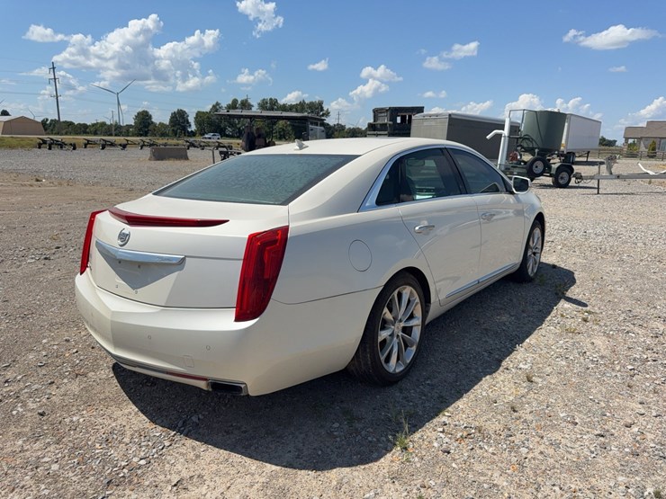 #48220-•-2013-cadillac-xts-sedan-2g61r5s39d9103334-inv#-48220-image-3