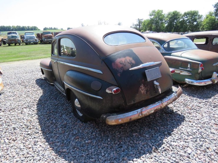 1946-ford-2dr-sedan-image-3