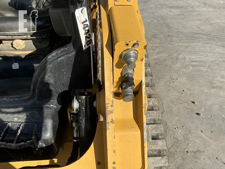 2022-caterpillar-249d3-image-13