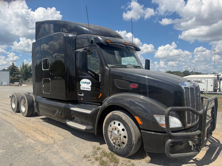 2016-peterbilt-579-image-2