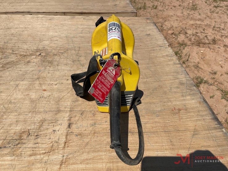 2-hp-concrete-vibrator-with-shoulder-strap-image-3