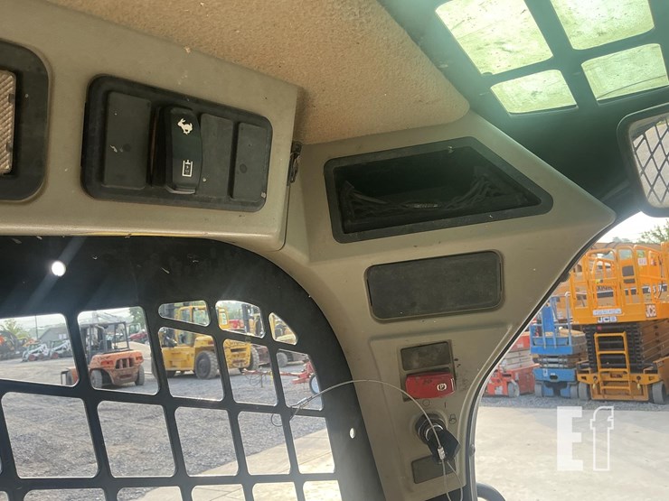 2021-caterpillar-249d3-image-16