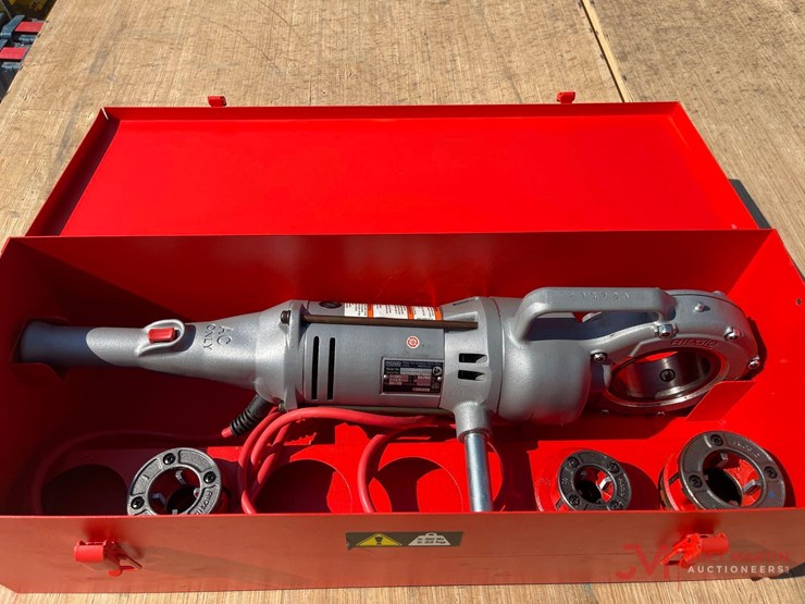 ridgid-handheld-pipe-threader-image-2