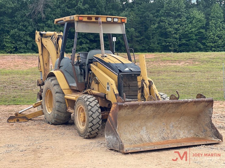 2003-caterpillar-420d-image-1