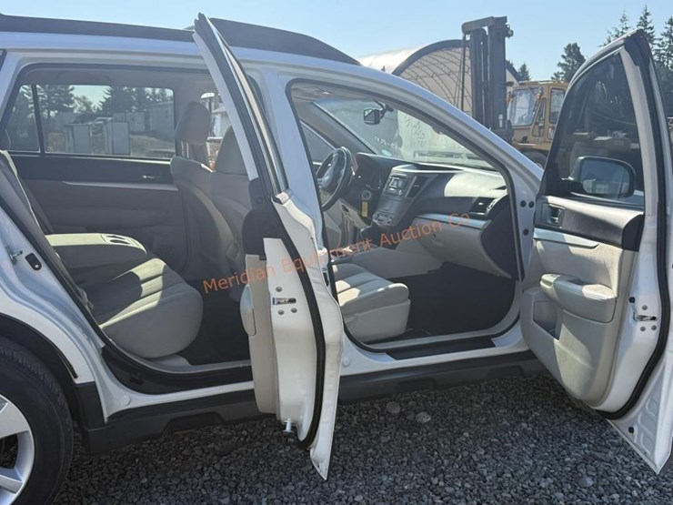 2013-subaru-outback-image-31