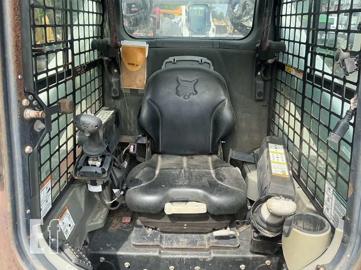 2010-bobcat-t650-image-14