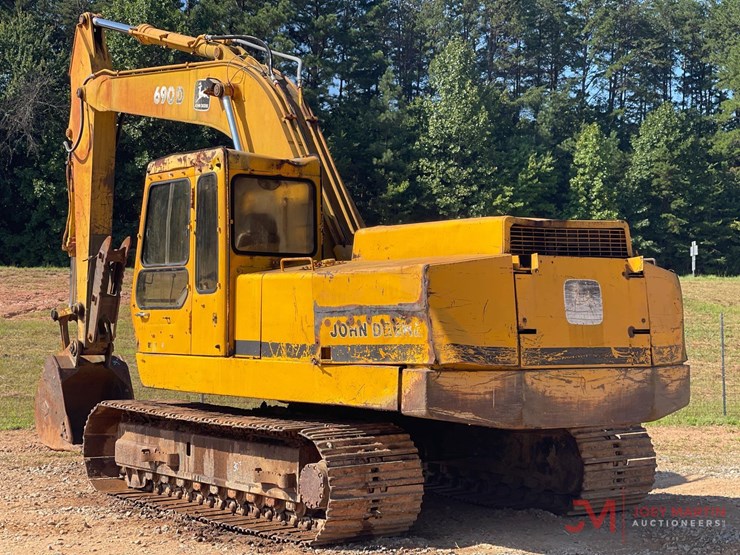 1987-deere-690d-image-1