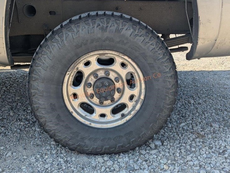2003-chevrolet-silverado-2500hd-image-12