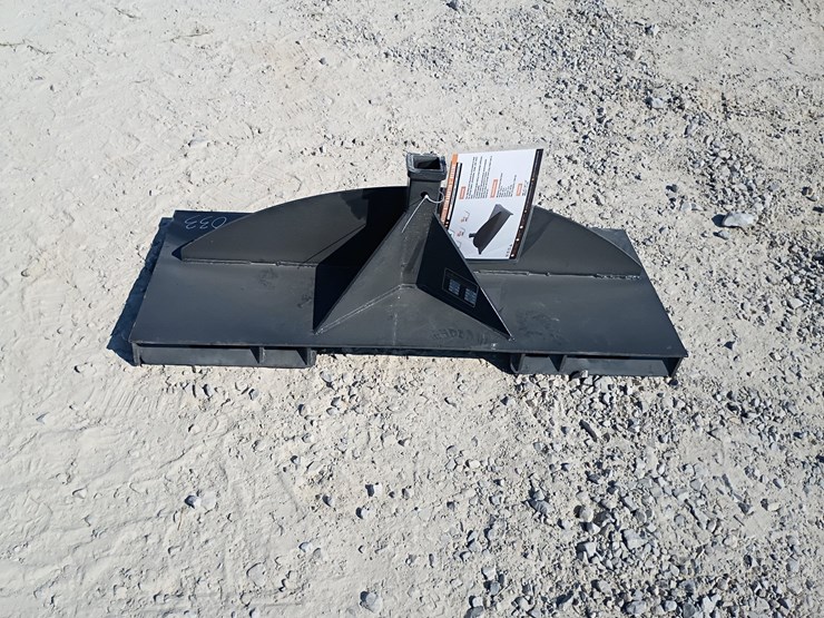 #l85-033-•-landhonor-utility-hitch-adapter-skid-steer-attachment-image-3
