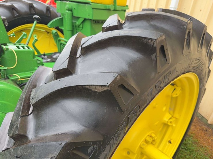 john-deere-520-image-34