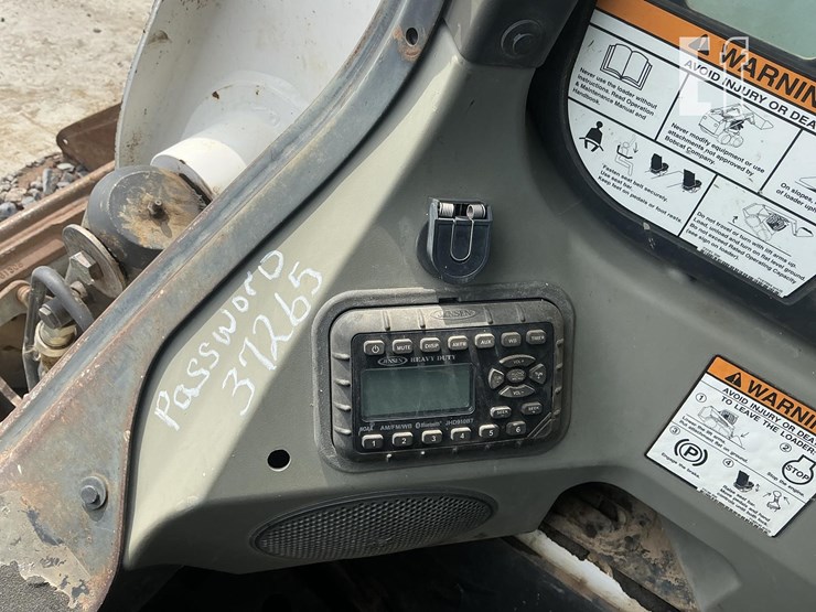 2010-bobcat-t650-image-17