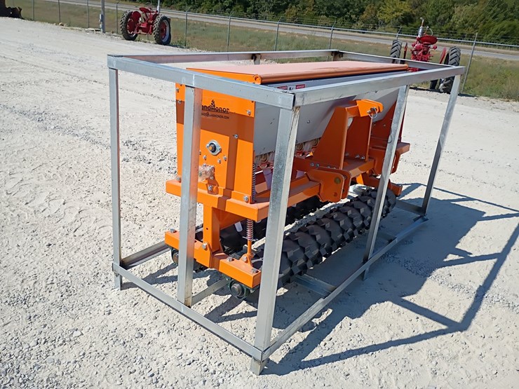#l85-045-•-landhonor-seeder-skid-steer-attachment-(3-point)-image-8