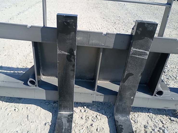 #l85-017-•-landhonor-pallet-fork-mini-skid-steer-attachment-image-6