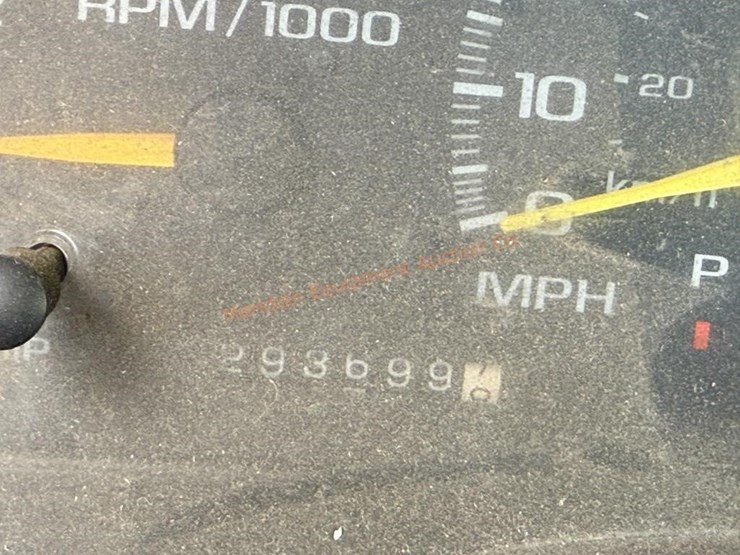 1998-chevrolet-suburban-1500-image-31