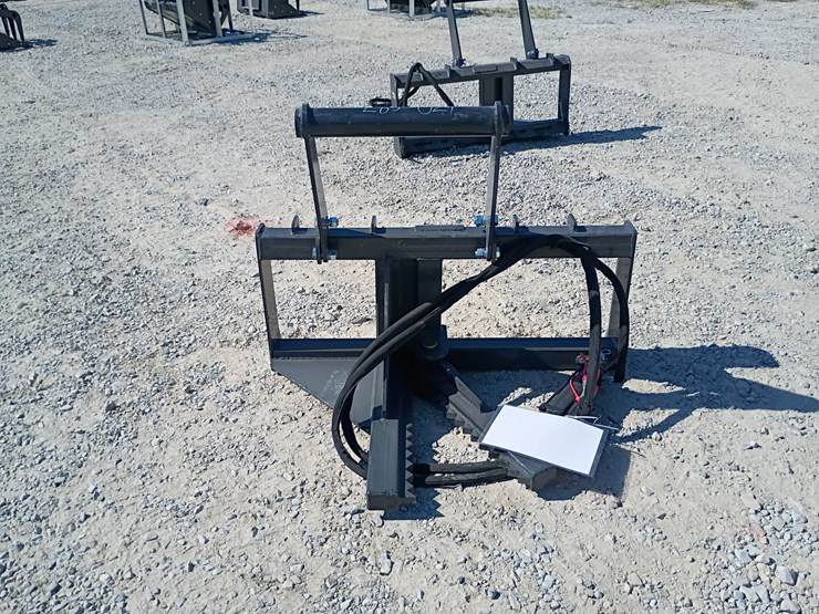 #l85-029-•-landhonor-treepuller-skid-steer-attachment-image-1