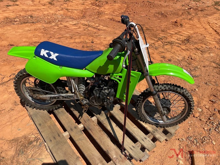 2016-kawasaki-kx-dirt-bike-image-2