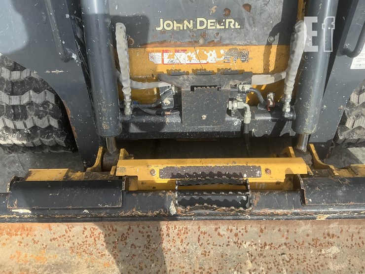 2023-deere-317g-image-12