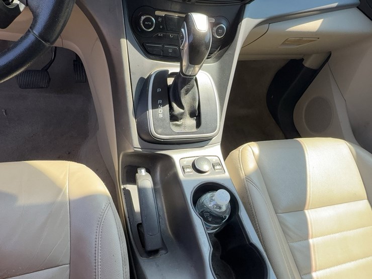 2014-ford-escape-image-50