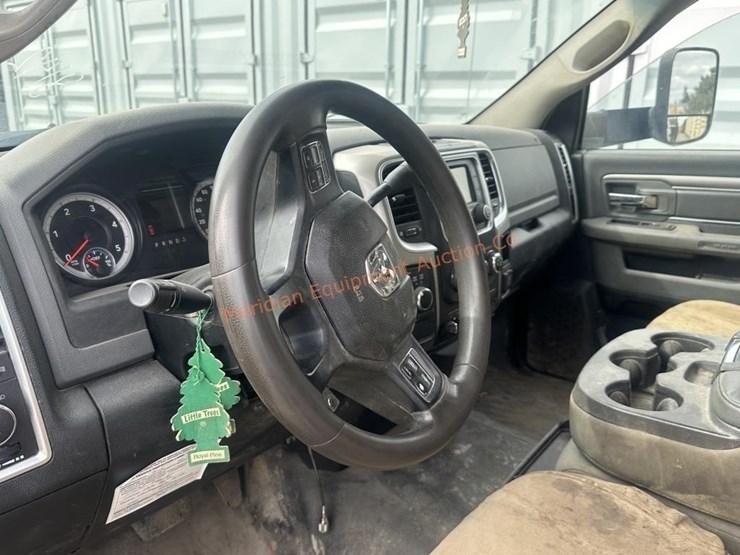 2014-dodge-ram-3500-image-40