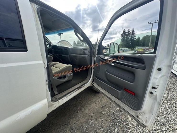 2005-ford-f350-image-26