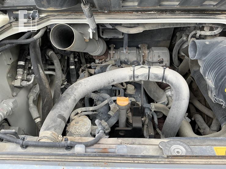 2021-takeuchi-tl8r2-image-12