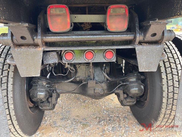 2007-mack-cv713-granite-tri-axle-dump-truck-image-22