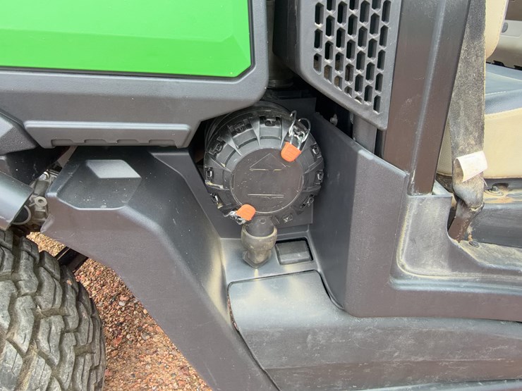 john-deere-gator-image-18
