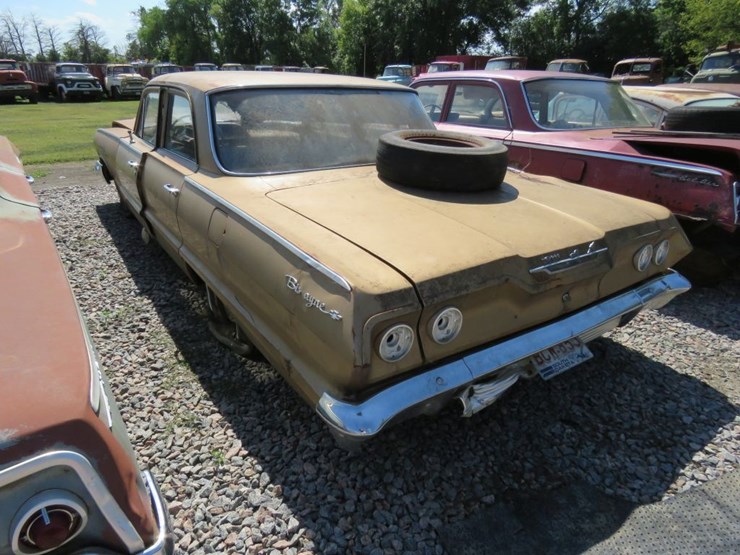 1963-chevrolet-belair-4dr-sedan-image-3