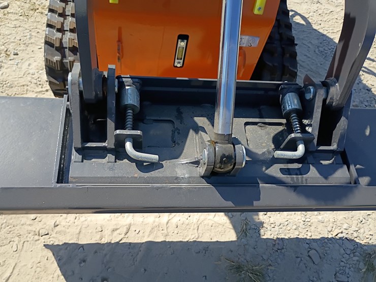 #l85-072-•-2026-landhonor-me380-mini-skid-steer-image-13
