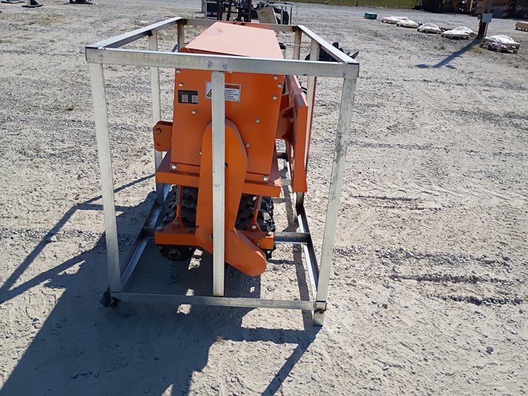 #l85-045-•-landhonor-seeder-skid-steer-attachment-(3-point)-image-3