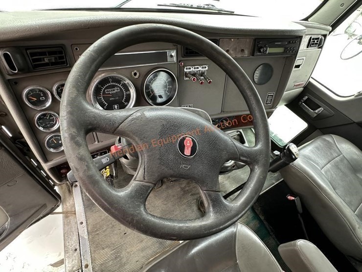 2007-kenworth-t300-image-25