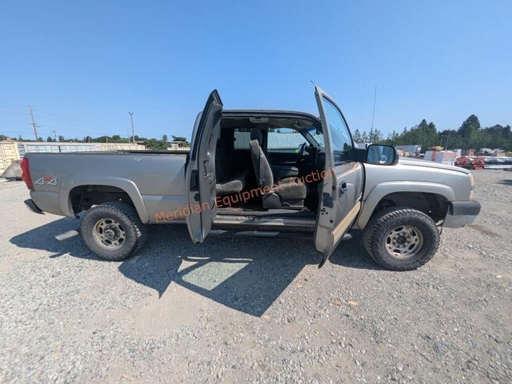 2003-chevrolet-silverado-2500hd-image-23