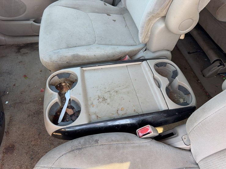 2004-toyota-sienna-image-52