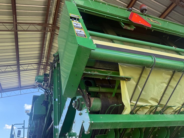 2015-john-deere-cp690-image-35