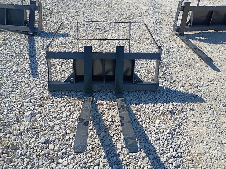 #l85-015-•-landhonor-pallet-fork-mini-skid-steer-attachment-image-1
