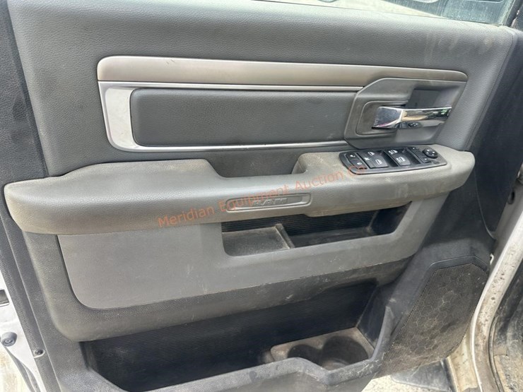 2014-dodge-ram-3500-image-38