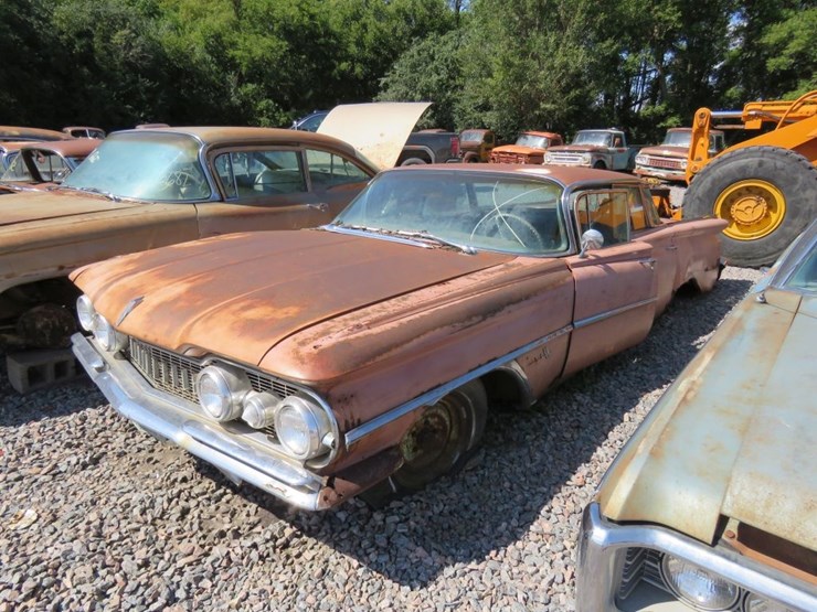1959-catalina-2dr-sedan-image-1