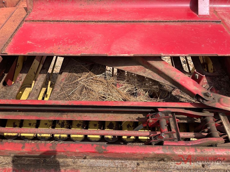 new-holland-273-image-14
