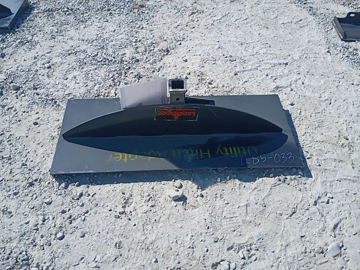 #l85-033-•-landhonor-utility-hitch-adapter-skid-steer-attachment-image-1