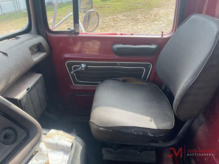 ford-8000-image-21