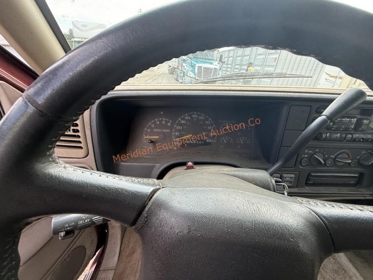 1998-chevrolet-suburban-1500-image-30