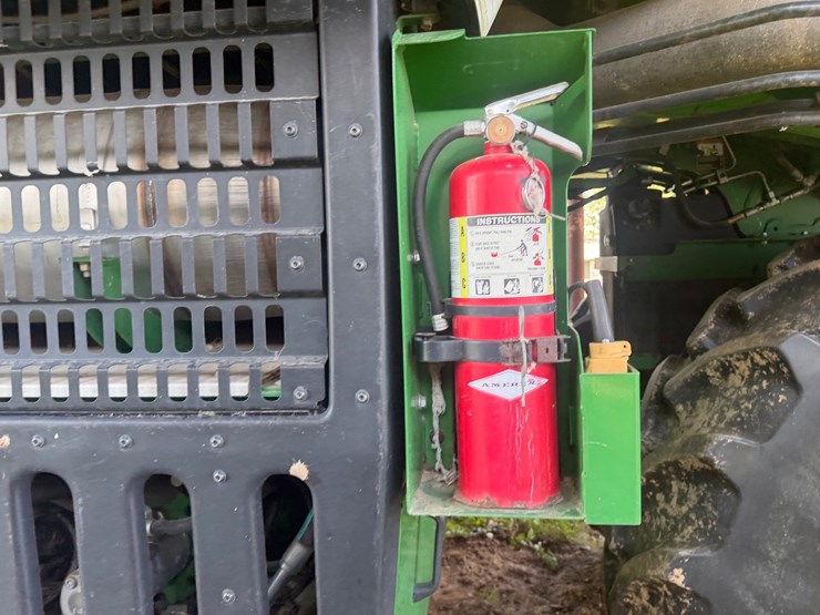 2015-john-deere-cp690-image-52