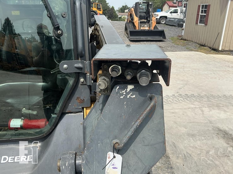 2016-deere-333e-image-13