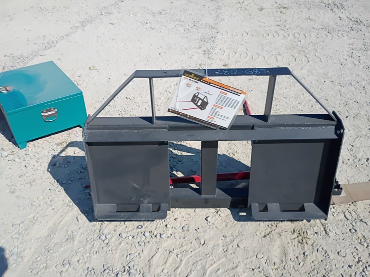 #l85-037-•-landhonor-bale-spears-skid-steer-attachment-[missing-parts]-image-3