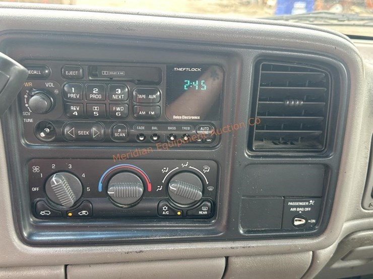 2000-chevrolet-k2500-image-25
